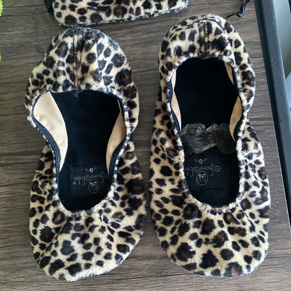 Spare Soles Compact Leopard Flats in Bag (Size 7-8)